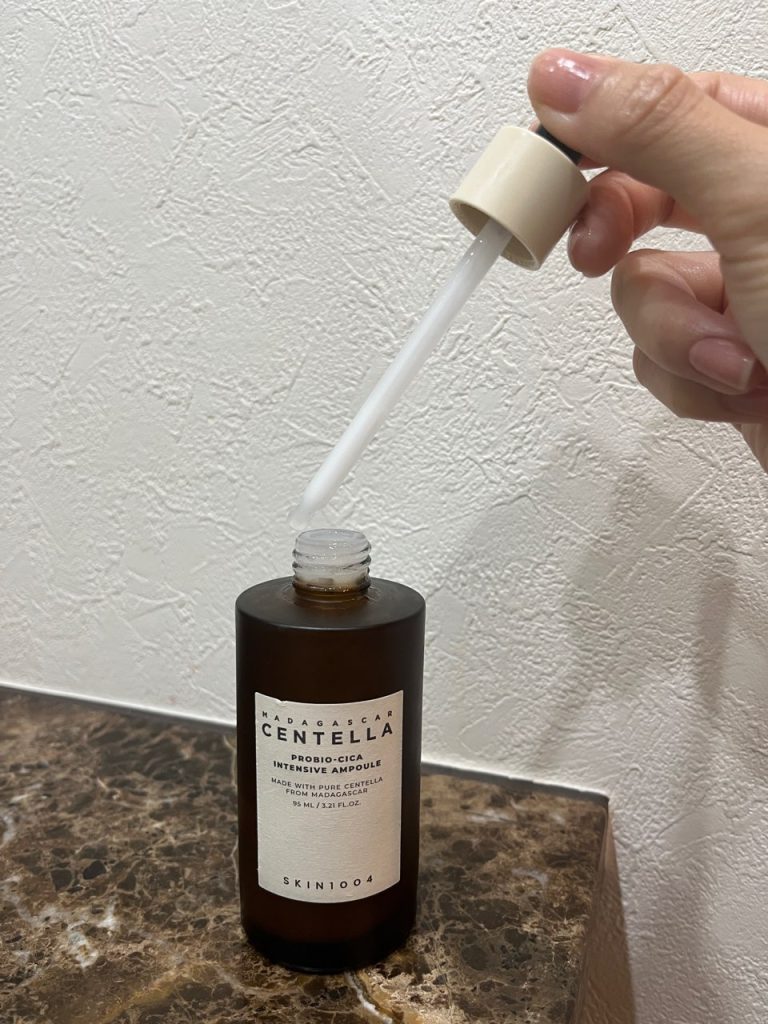 愛用している美容液SKIN1004プロバイオシカインテンシブアンプルの写真。